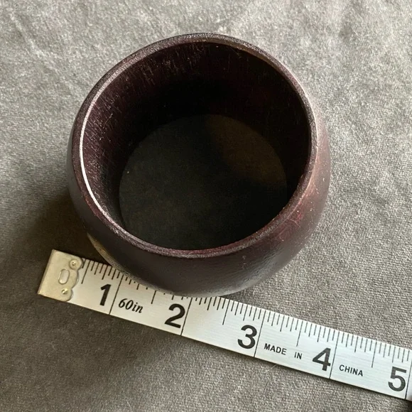 Chunky wood bracelet - Picture 2 of 3